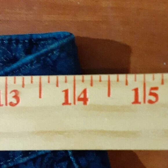 Leara Women slim fit size 6 velvet floral pattern jeans - Picture 4 of 6